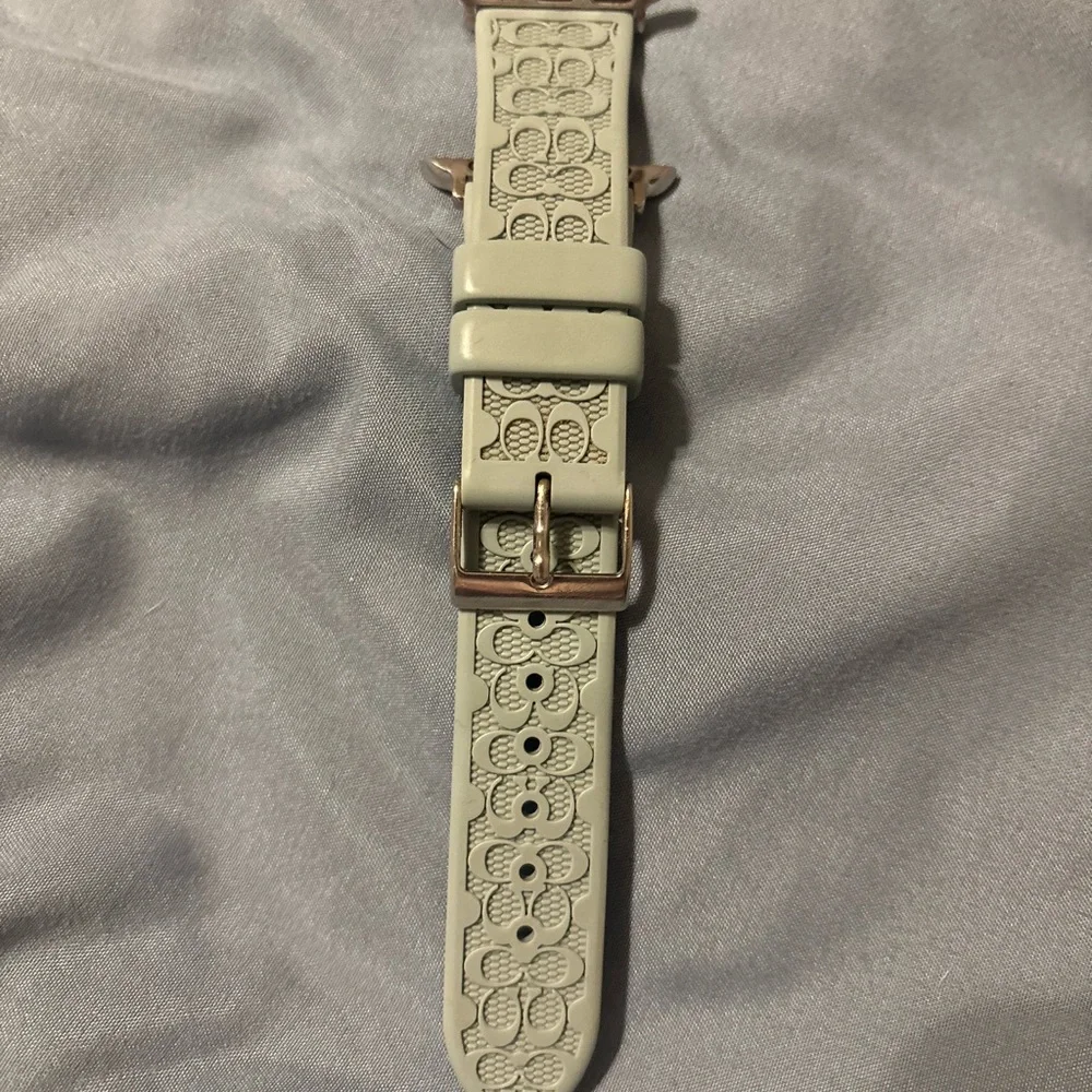 Apple Watch SE 40mm with multiple bands included